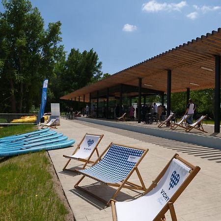 Tente Lodge Pour 5 Personnes En Bordure De La Riviere Allier Au Sein D'Un Petit Camping Saint-Yorre Ngoại thất bức ảnh
